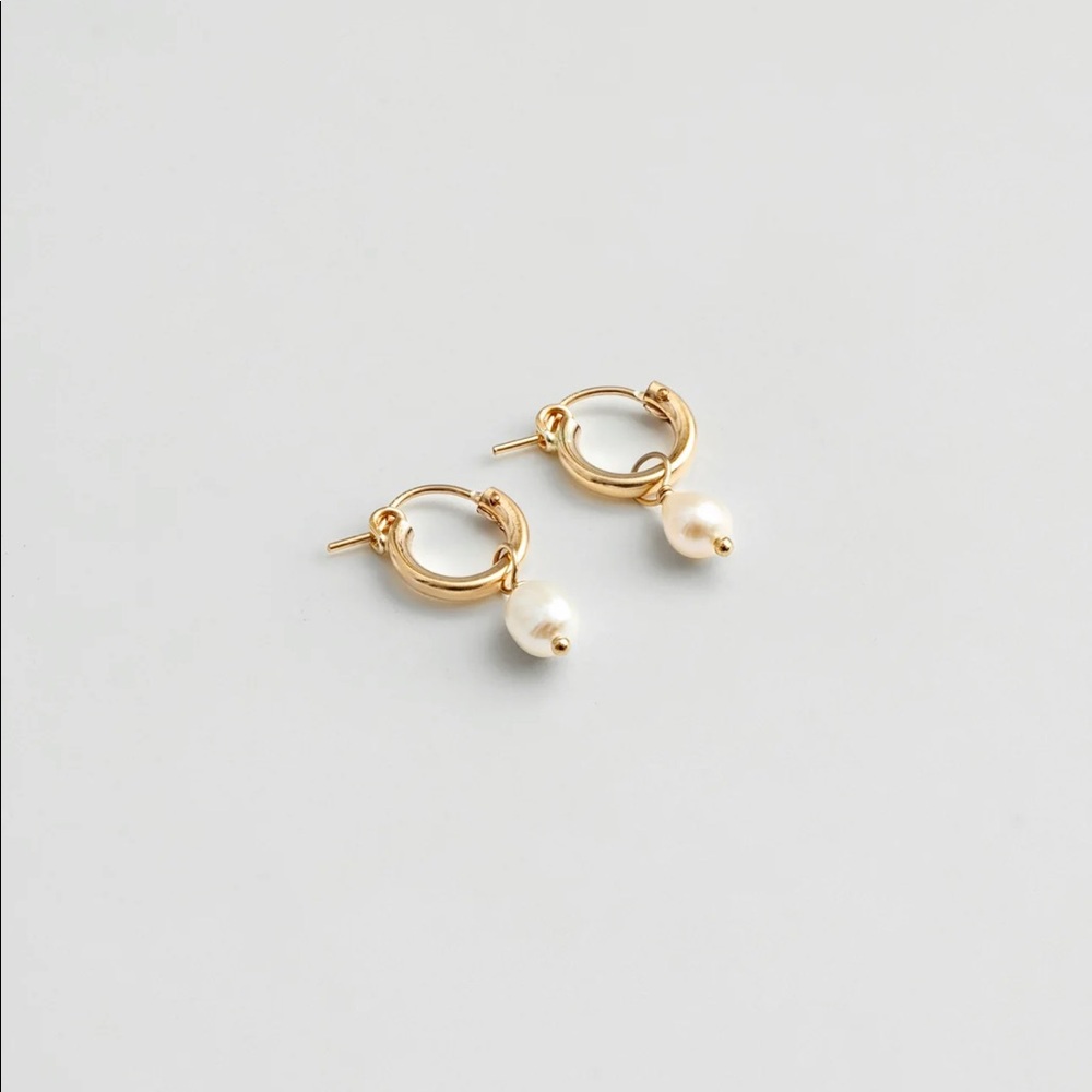 wolf circus small pearl gold hoops